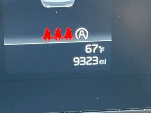 Used 2025 Kia Sportage LX image 40