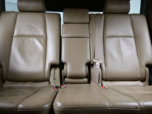 Used 2013 Toyota 4Runner SR5 image 16