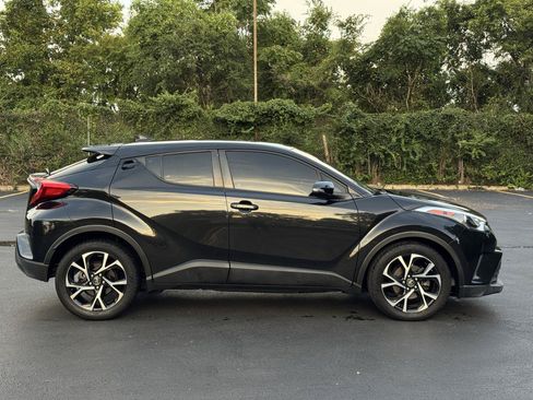 Used 2018 Toyota C-HR XLE FWD image 8