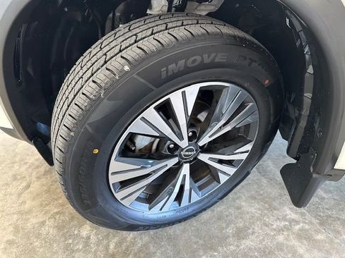 Used 2022 Nissan Rogue SV image 26