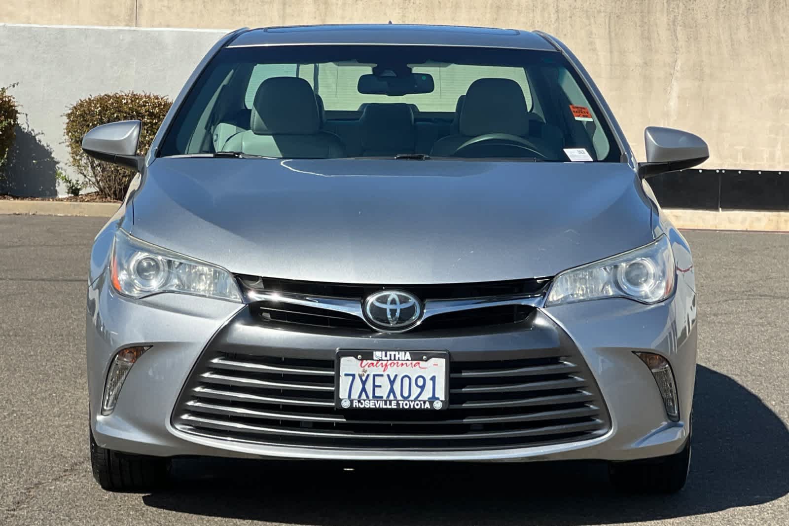 Used 2017 Toyota Camry XLE w/ Moonroof Package FWD image 10