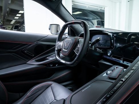 Used 2025 Chevrolet Corvette E-Ray AWD/4WD image 10
