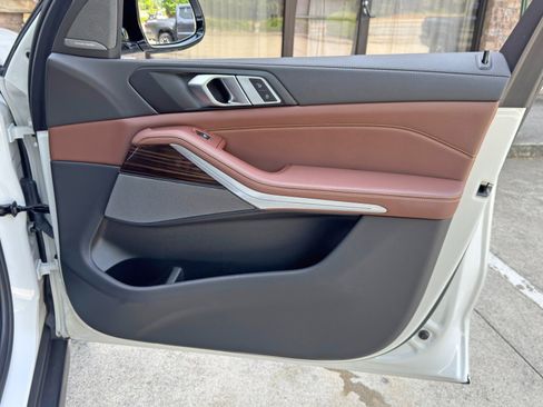 Used 2023 BMW X5 xDrive40i w/ Executive Package image 45