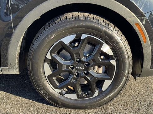 Used 2024 Kia Sorento S image 27