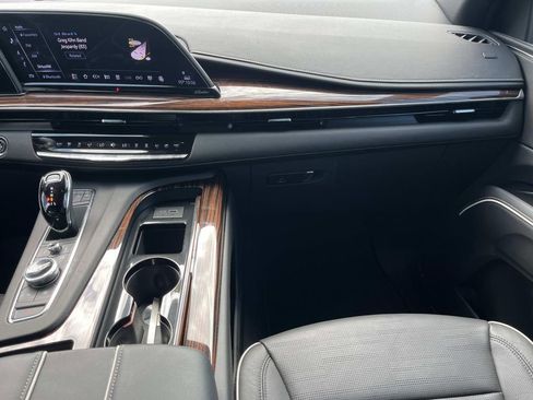 Certified 2023 Cadillac Escalade Premium Luxury AWD/4WD image 13