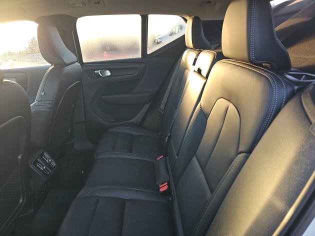 Certified 2026 Volvo XC40 B5 Plus AWD/4WD image 6