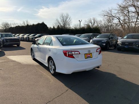 Used 2012 Toyota Camry SE image 3