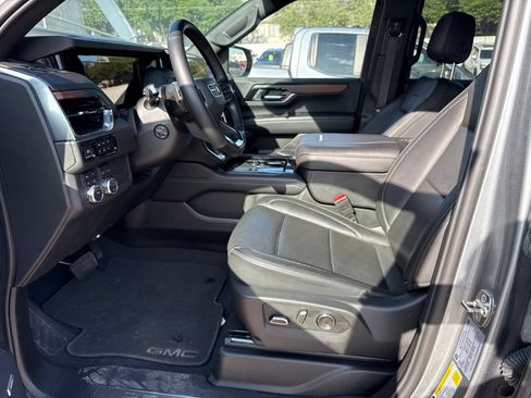Used 2025 GMC Yukon Denali AWD/4WD image 15
