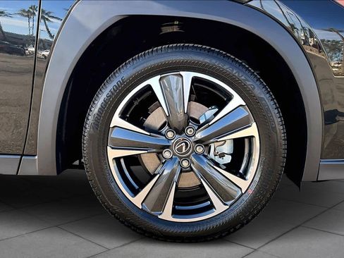 New 2026 Lexus UX 300h FWD image 9