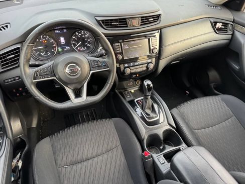 Used 2019 Nissan Rogue SV w/ Premium Package AWD/4WD image 6