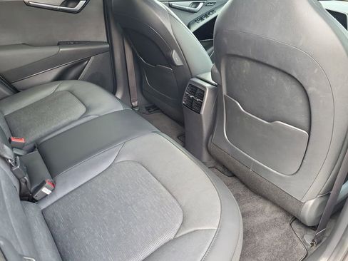 Certified 2023 Kia Niro Wave w/ Wave Preserve Package image 21