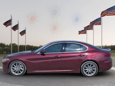 Used 2017 Alfa Romeo Giulia image 4