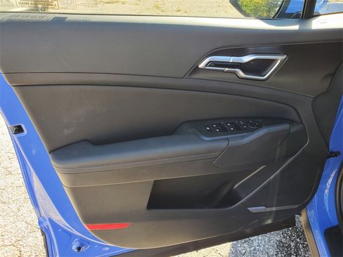 New 2026 Kia Sportage EX w/ EX Panorama Roof Package image 8