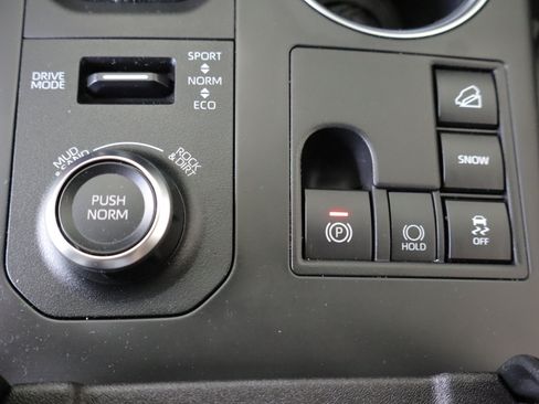 Used 2023 Toyota Highlander XSE AWD/4WD image 20
