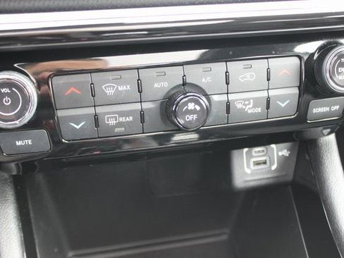 Used 2022 Jeep Compass Trailhawk w/ Sun and Sound Group image 9