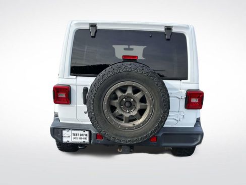 Used 2018 Jeep Wrangler Unlimited Sahara image 4