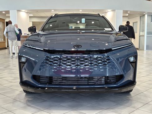 New 2026 Toyota Crown Signia AWD/4WD image 2