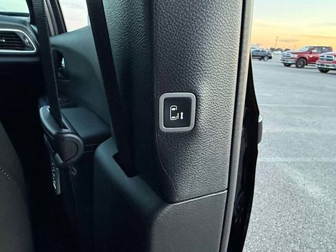 New 2026 Chrysler Pacifica Select image 23