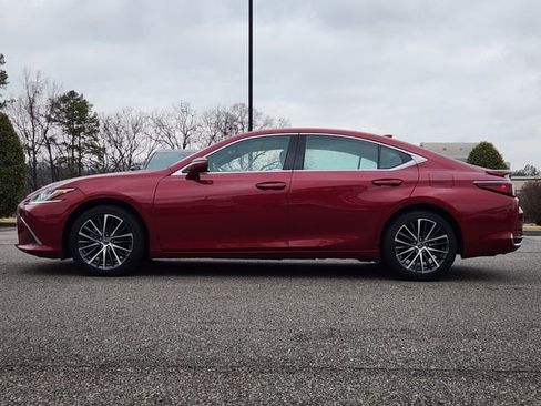 Certified 2025 Lexus ES 300h w/ Premium Package image 8