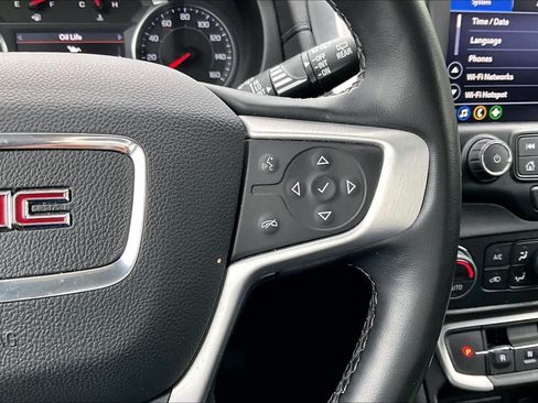 Used 2024 GMC Terrain SLT AWD/4WD image 24
