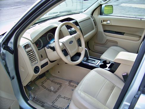 Used 2009 Ford Escape Limited image 30