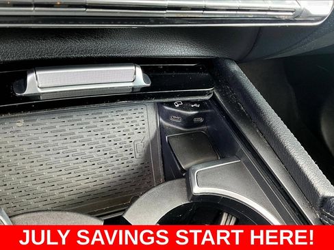 Used 2020 Mercedes-Benz GLE 350 4MATIC w/ Premium Package image 18