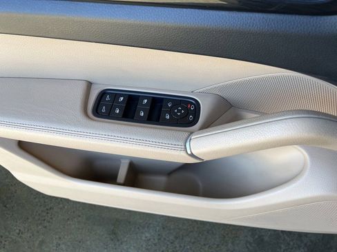 Used 2020 Porsche Cayenne image 20