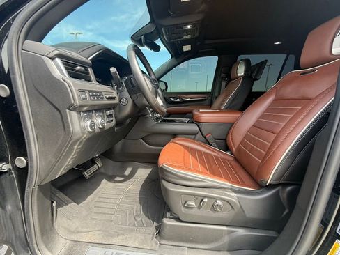 Used 2024 GMC Yukon Denali Ultimate AWD/4WD image 29