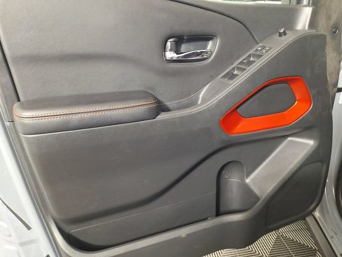 Used 2025 Nissan Frontier Pro-X RWD image 29