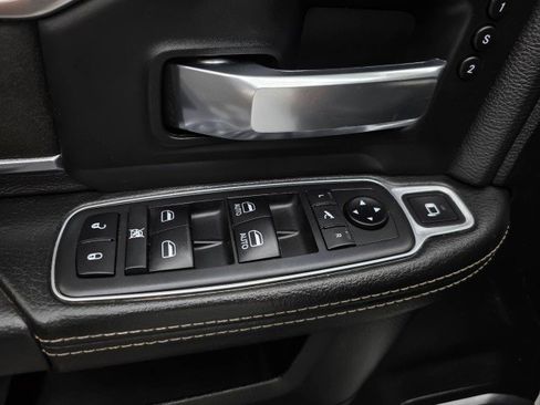 Used 2019 RAM 2500 Laramie AWD/4WD image 32