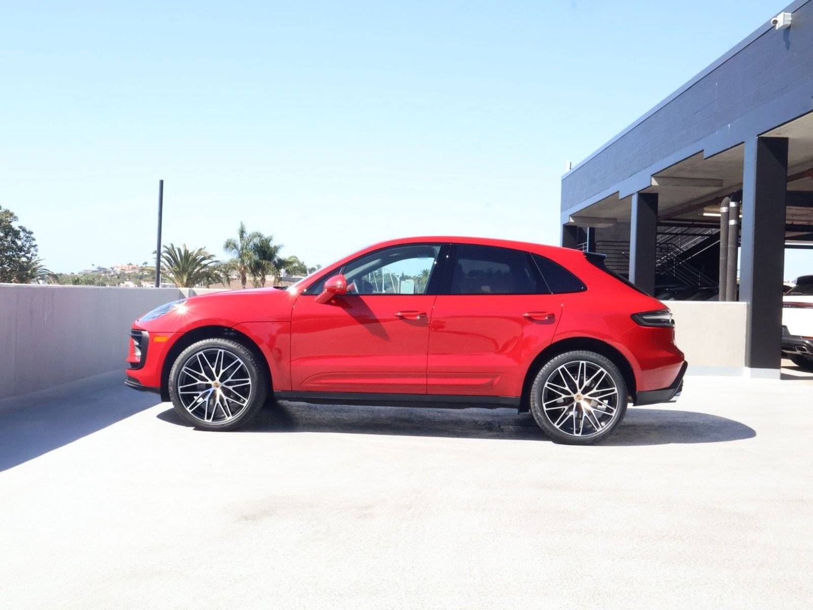 Certified 2026 Porsche Macan AWD/4WD image 2
