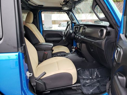 Used 2022 Jeep Wrangler Willys image 14