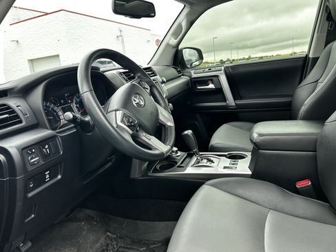 Used 2019 Toyota 4Runner SR5 Premium AWD/4WD image 9
