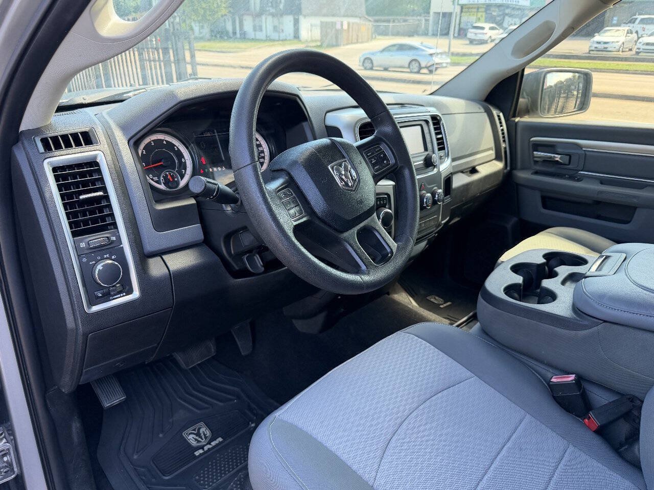 Used 2019 RAM 1500 Classic SLT RWD image 10