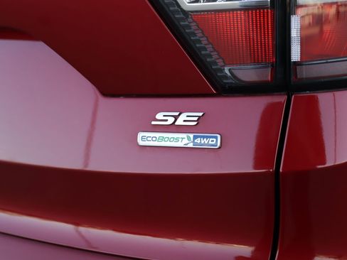 Used 2018 Ford Escape SE w/ Ford Safe & Smart Package AWD/4WD image 31