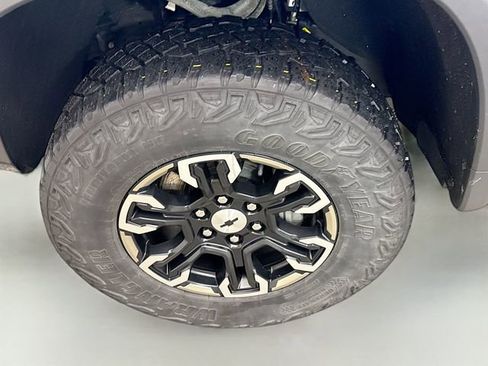 Used 2022 Chevrolet Silverado 1500 ZR2 w/ Technology Package image 36