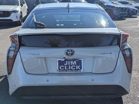 Used 2018 Toyota Prius Three image 3