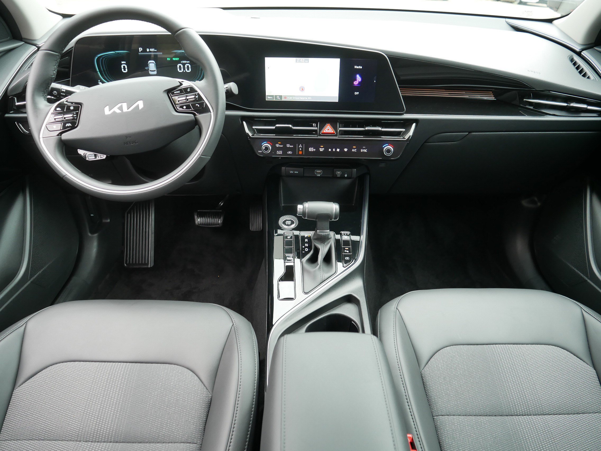 Used 2025 Kia Niro EX FWD image 10