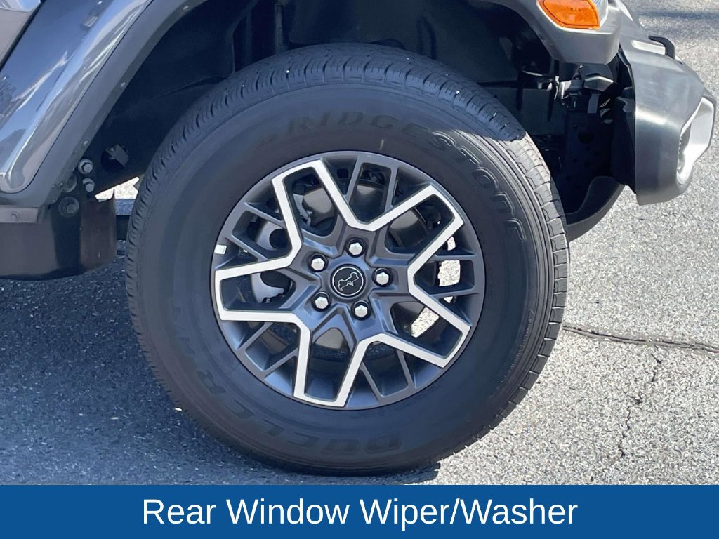 Certified 2026 Jeep Wrangler Unlimited Sahara AWD/4WD image 11