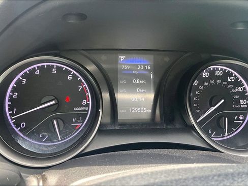 Used 2021 Toyota Camry SE FWD image 2