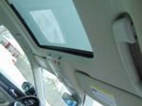 Used 2024 Volkswagen Jetta SE image 5