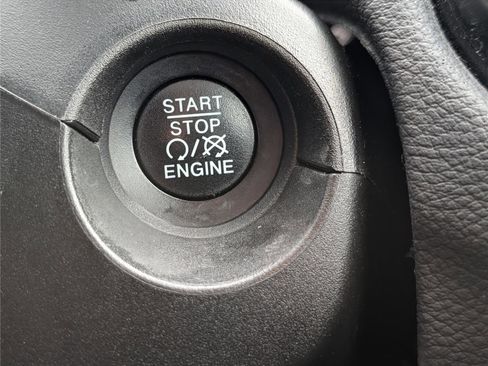 Used 2019 Jeep Compass Altitude image 24