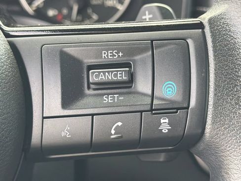 Used 2023 Nissan Rogue SV FWD image 25