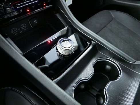 Used 2024 Jeep Grand Cherokee Altitude image 49