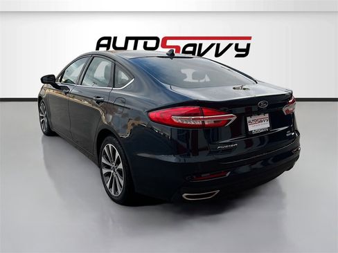 Used 2020 Ford Fusion SE image 5