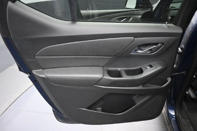 Used 2023 Chevrolet Traverse LT FWD image 14