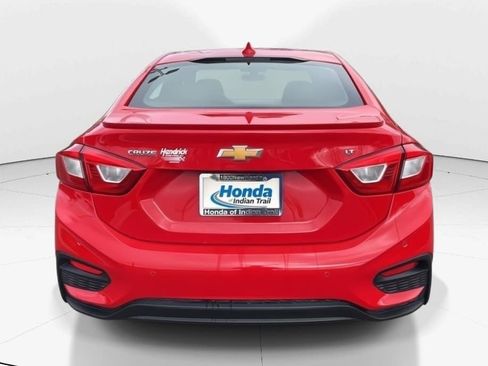 Used 2018 Chevrolet Cruze LT w/ Convenience Package image 6