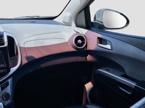 Used 2020 Chevrolet Sonic Premier FWD image 21