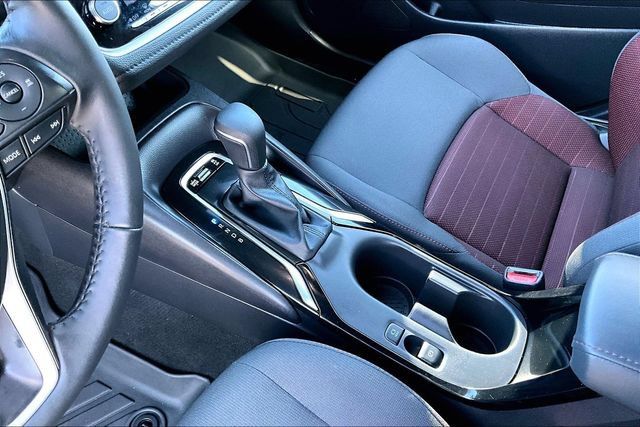 Used 2025 Toyota Corolla SE FWD image 16