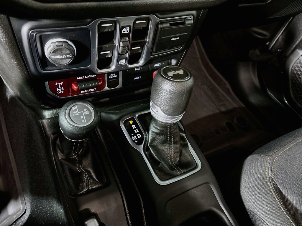 Used 2024 Jeep Wrangler Unlimited AWD/4WD image 18